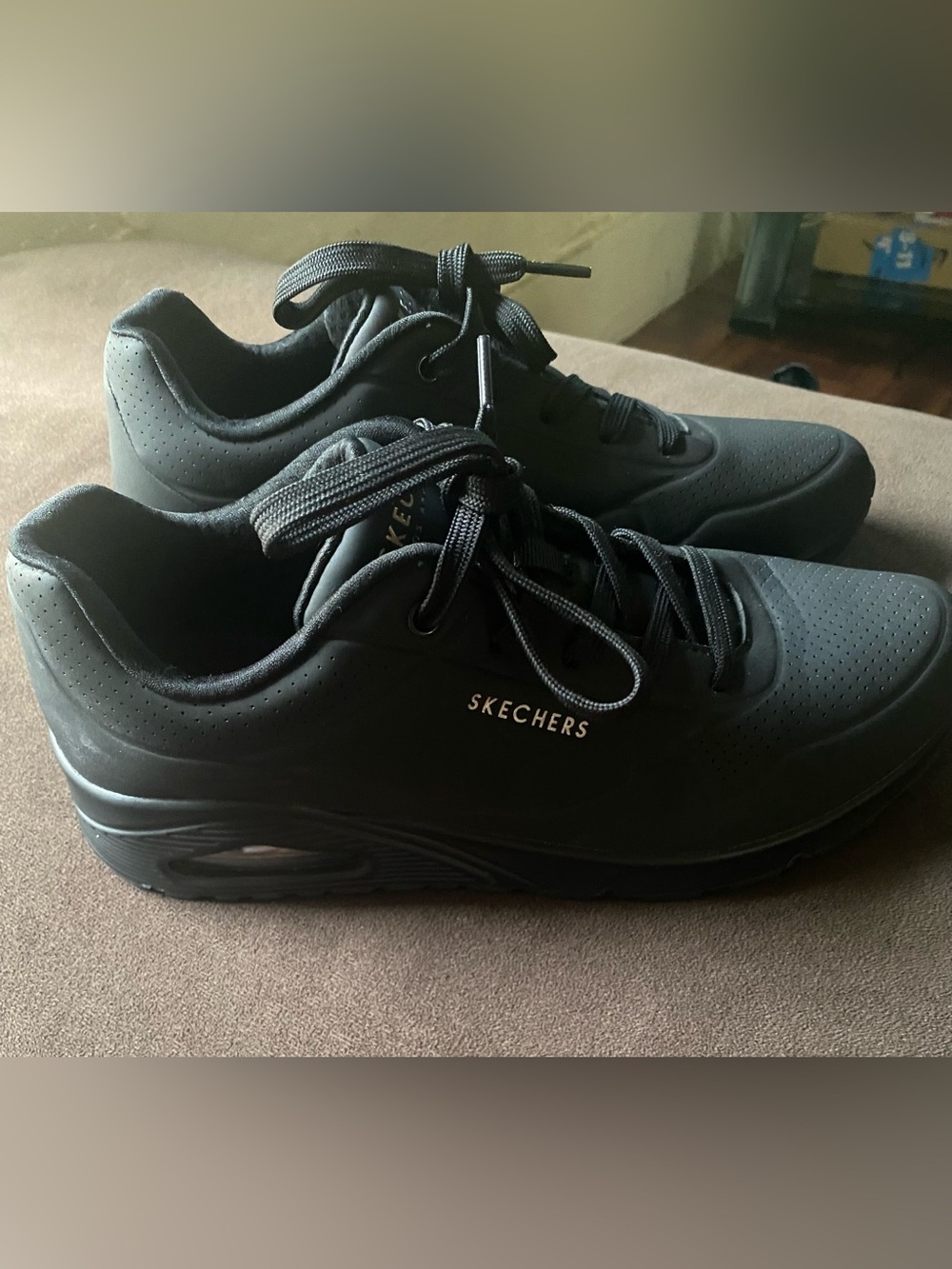 Sketchers Shoes